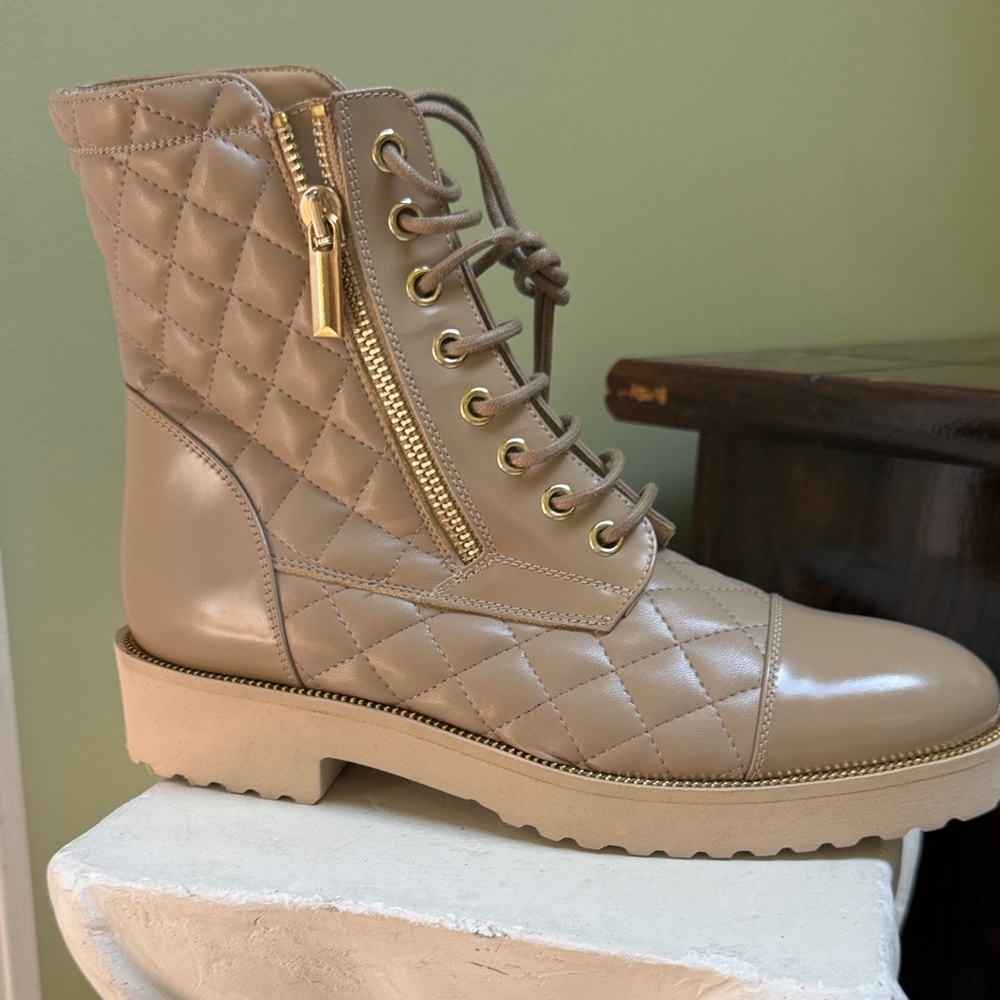 RON WHITE TIFFANY COMBAT Elegant Quilted Lace-Up Boots Tan Size 36.5 women H5N5